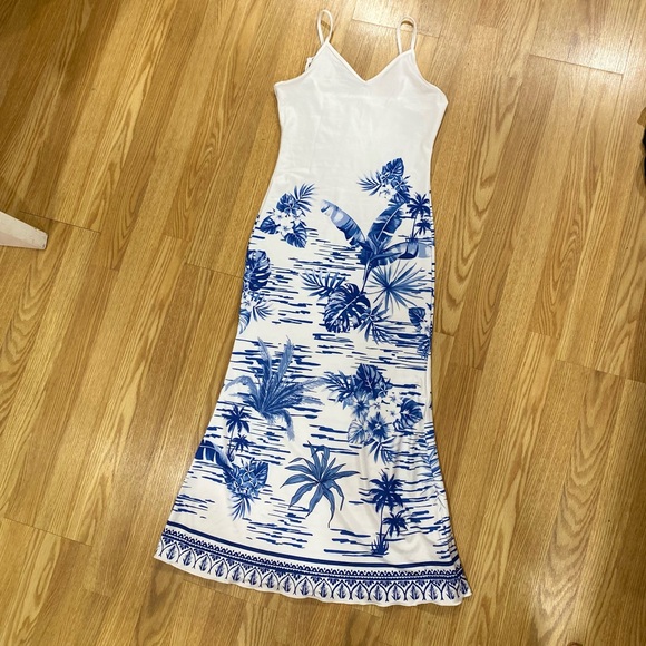 Dior Girl ⭐️ vacation Maxi dress! Shein size small 🌴🍹 - Picture 13 of 14